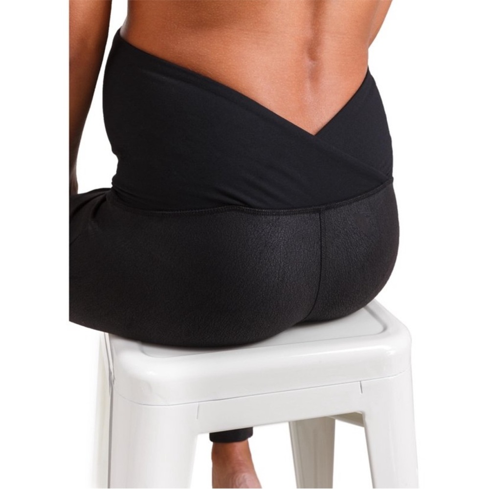 High Gloss Maternity leggings black. NWT - Picture 7 of 15